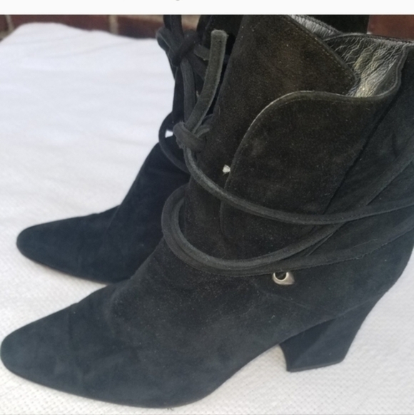 Via Spiga‎ Black Suede Laced  Booties 10 - Picture 2 of 7
